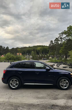 Внедорожник / Кроссовер Audi Q5 2017 в 