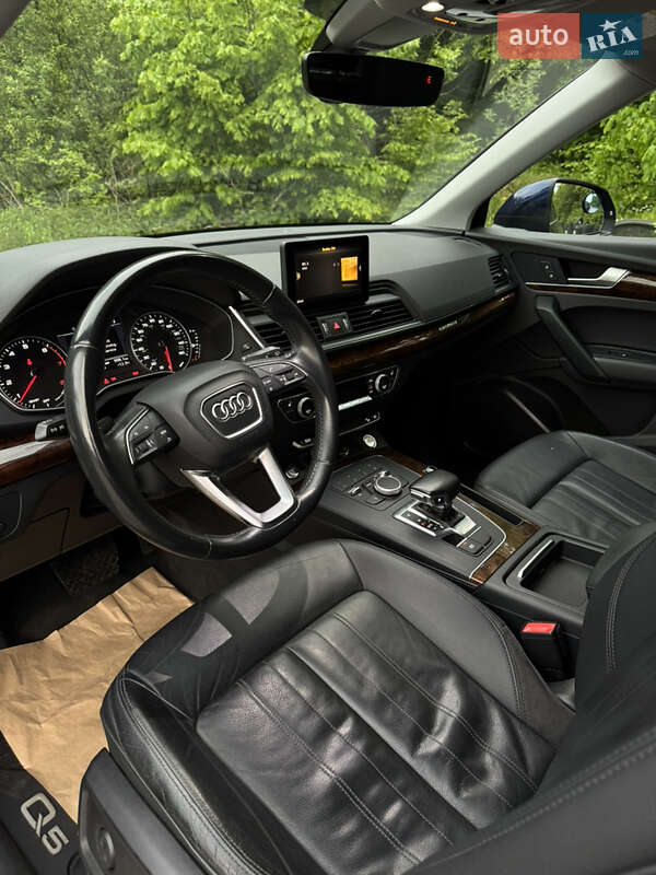 Внедорожник / Кроссовер Audi Q5 2017 в Львове