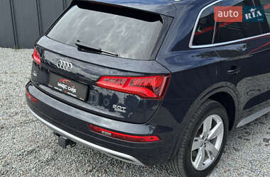 Внедорожник / Кроссовер Audi Q5 2017 в 