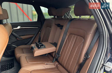 Внедорожник / Кроссовер Audi Q5 2017 в 