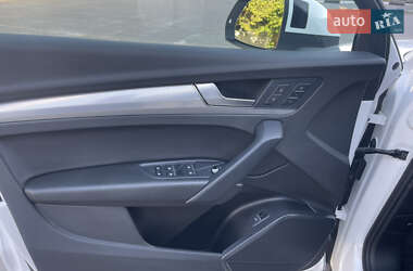 Внедорожник / Кроссовер Audi Q5 2021 в 