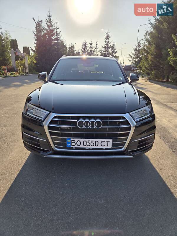 Внедорожник / Кроссовер Audi Q5 2017 в 