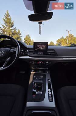 Внедорожник / Кроссовер Audi Q5 2017 в 