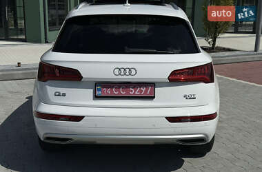 Позашляховик / Кросовер Audi Q5 2018 в 