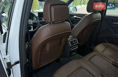Позашляховик / Кросовер Audi Q5 2018 в 