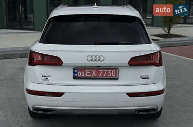 Внедорожник / Кроссовер Audi Q5 2018 в 