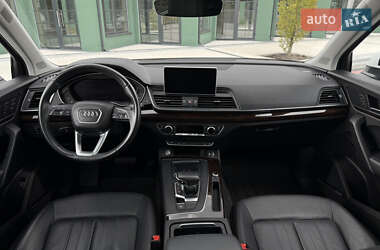Внедорожник / Кроссовер Audi Q5 2018 в 