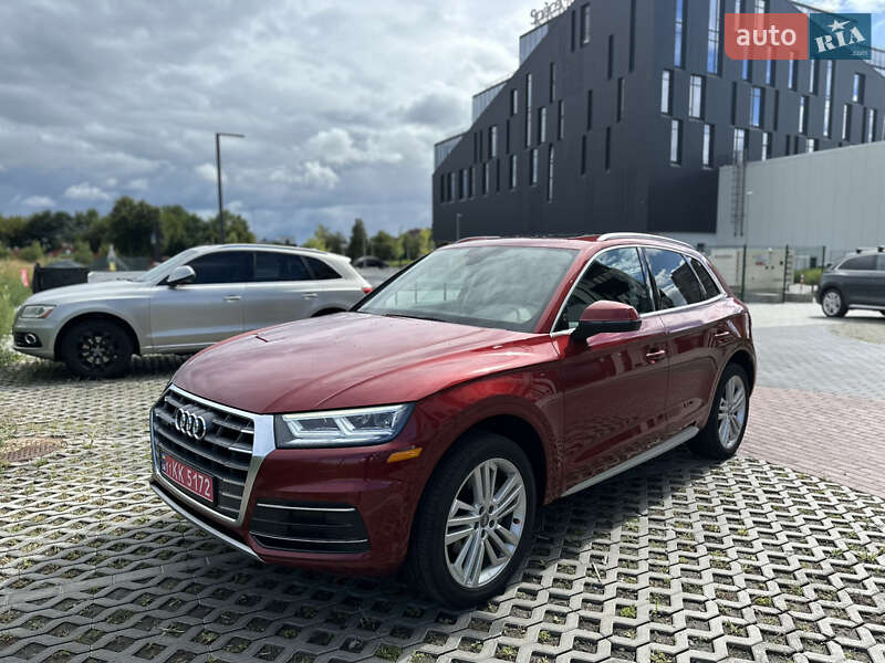 Внедорожник / Кроссовер Audi Q5 2018 в 