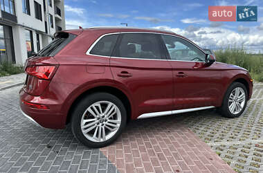 Внедорожник / Кроссовер Audi Q5 2018 в 