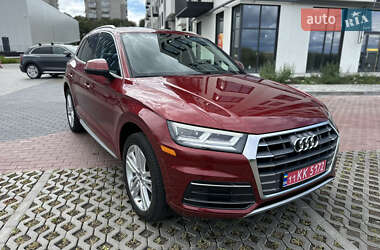 Внедорожник / Кроссовер Audi Q5 2018 в 