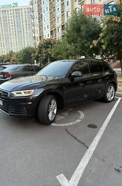 Внедорожник / Кроссовер Audi Q5 2017 в 