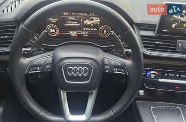 Внедорожник / Кроссовер Audi Q5 2018 в 