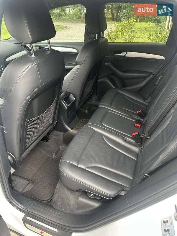 Позашляховик / Кросовер Audi Q5 2015 в Калуші