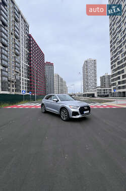 Внедорожник / Кроссовер Audi Q5 2024 в 