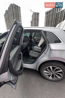 Внедорожник / Кроссовер Audi Q5 2024 в 