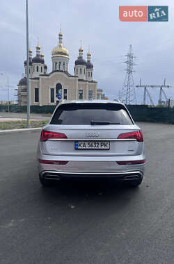 Внедорожник / Кроссовер Audi Q5 2024 в 