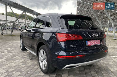 Внедорожник / Кроссовер Audi Q5 2017 в 