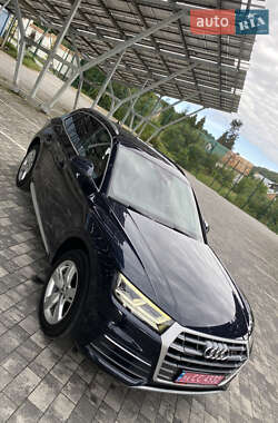 Внедорожник / Кроссовер Audi Q5 2017 в 