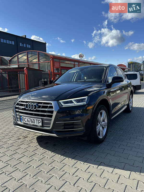 Внедорожник / Кроссовер Audi Q5 2018 в 