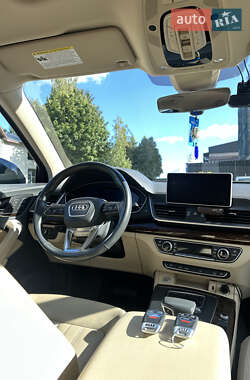 Внедорожник / Кроссовер Audi Q5 2018 в 