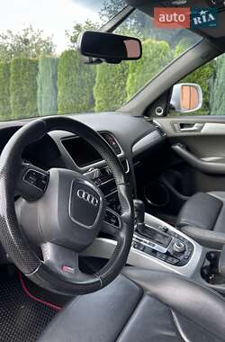 Внедорожник / Кроссовер Audi Q5 2009 в 