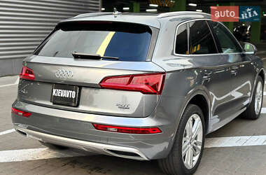 Внедорожник / Кроссовер Audi Q5 2017 в 