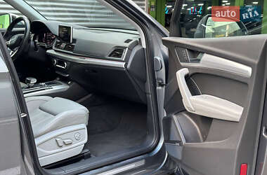 Внедорожник / Кроссовер Audi Q5 2017 в 