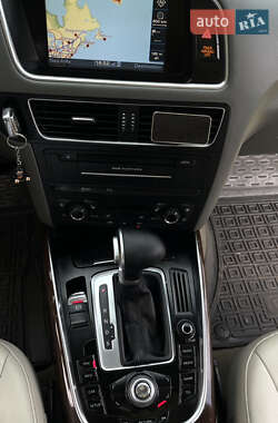 Внедорожник / Кроссовер Audi Q5 2011 в 