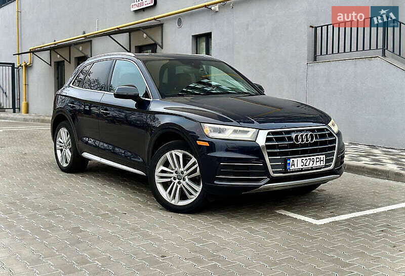 Внедорожник / Кроссовер Audi Q5 2018 в 