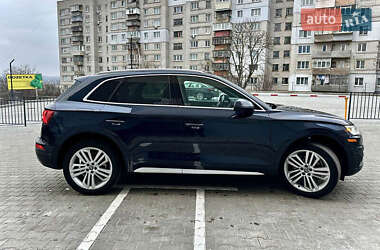 Внедорожник / Кроссовер Audi Q5 2018 в 