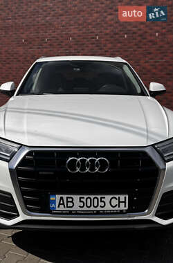 Внедорожник / Кроссовер Audi Q5 2017 в 