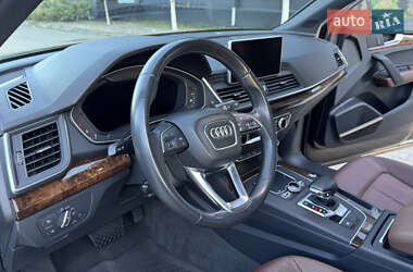 Внедорожник / Кроссовер Audi Q5 2018 в 