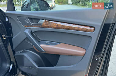 Внедорожник / Кроссовер Audi Q5 2018 в 