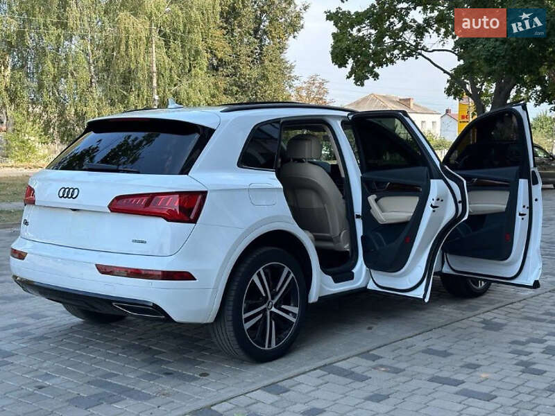 Внедорожник / Кроссовер Audi Q5 2017 в Львове