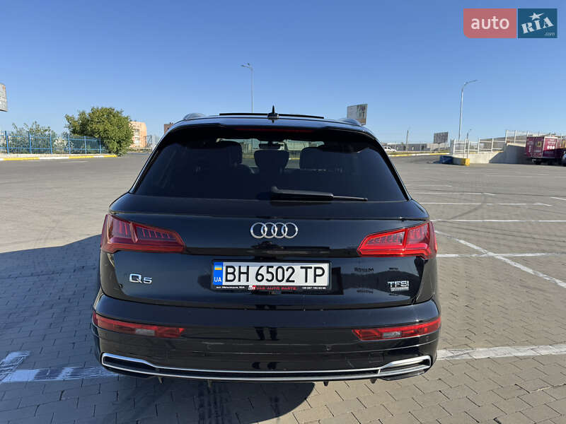 Внедорожник / Кроссовер Audi Q5 2017 в Одессе
