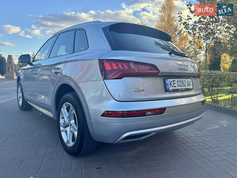 Внедорожник / Кроссовер Audi Q5 2017 в Днепре