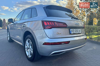 Позашляховик / Кросовер Audi Q5 2017 в 