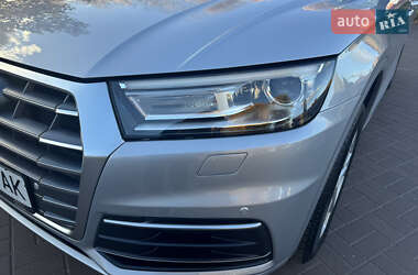 Позашляховик / Кросовер Audi Q5 2017 в 