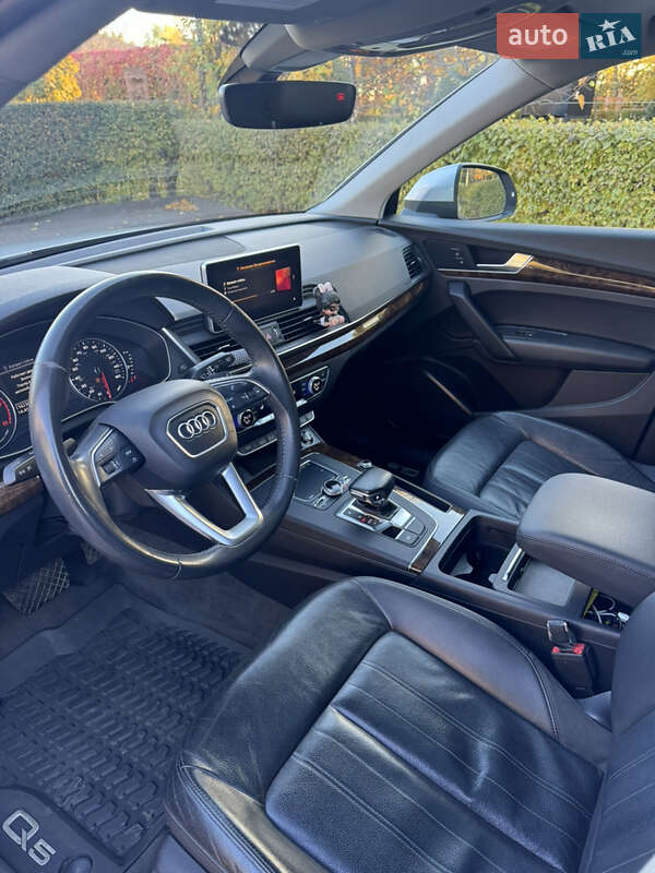 Внедорожник / Кроссовер Audi Q5 2017 в Днепре