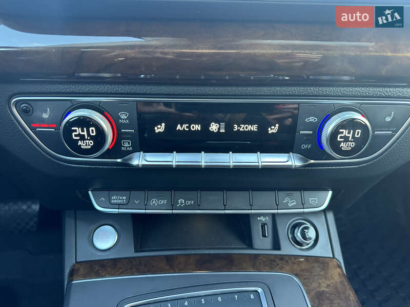 Внедорожник / Кроссовер Audi Q5 2017 в Днепре