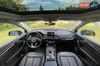 Внедорожник / Кроссовер Audi Q5 2017 в 