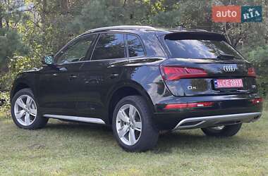 Внедорожник / Кроссовер Audi Q5 2017 в 