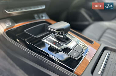 Внедорожник / Кроссовер Audi Q5 2020 в 