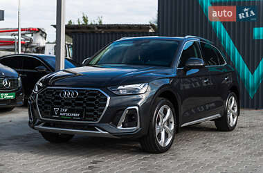 Позашляховик / Кросовер Audi Q5 2020 в 