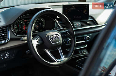 Позашляховик / Кросовер Audi Q5 2020 в 