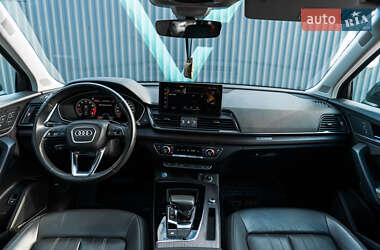 Позашляховик / Кросовер Audi Q5 2020 в 