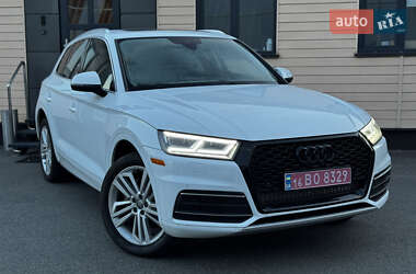 Внедорожник / Кроссовер Audi Q5 2018 в 