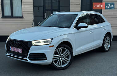 Внедорожник / Кроссовер Audi Q5 2018 в 