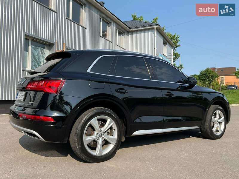 Внедорожник / Кроссовер Audi Q5 2020 в Сумах