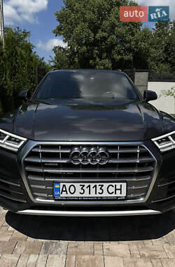 Внедорожник / Кроссовер Audi Q5 2018 в 